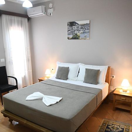 Guesthouse Leo Берат Екстер'єр фото