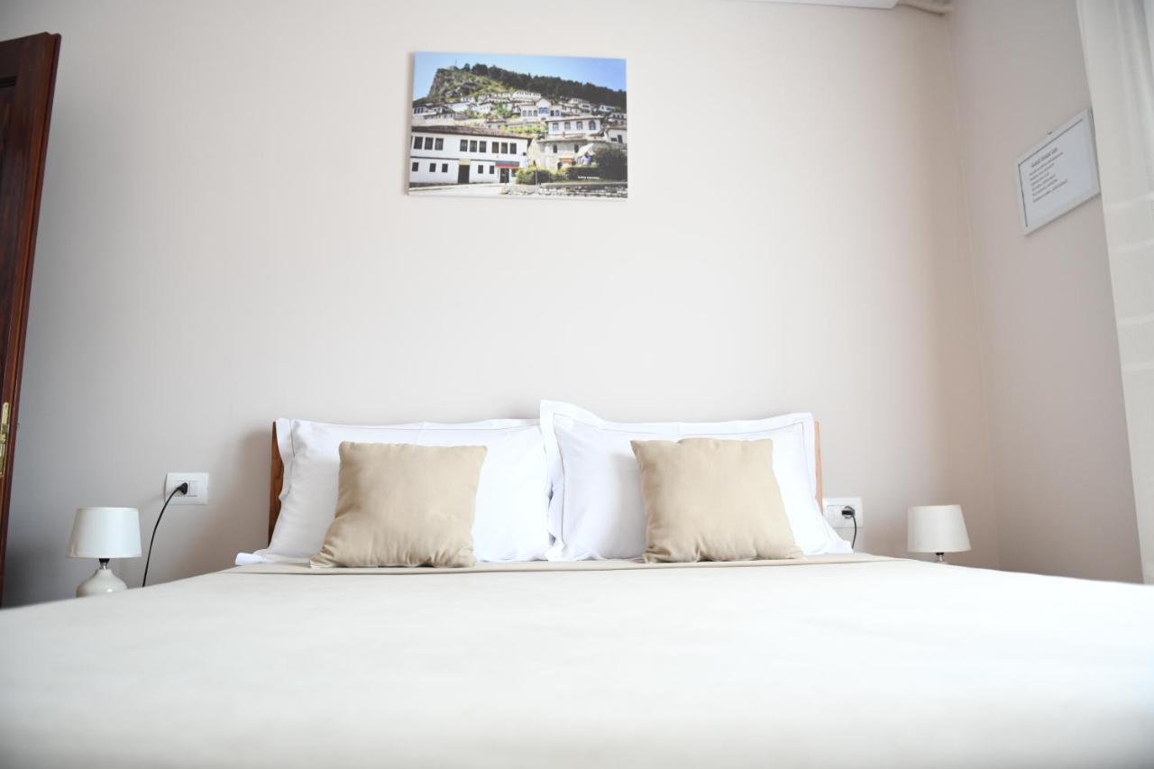Guesthouse Leo Берат Екстер'єр фото