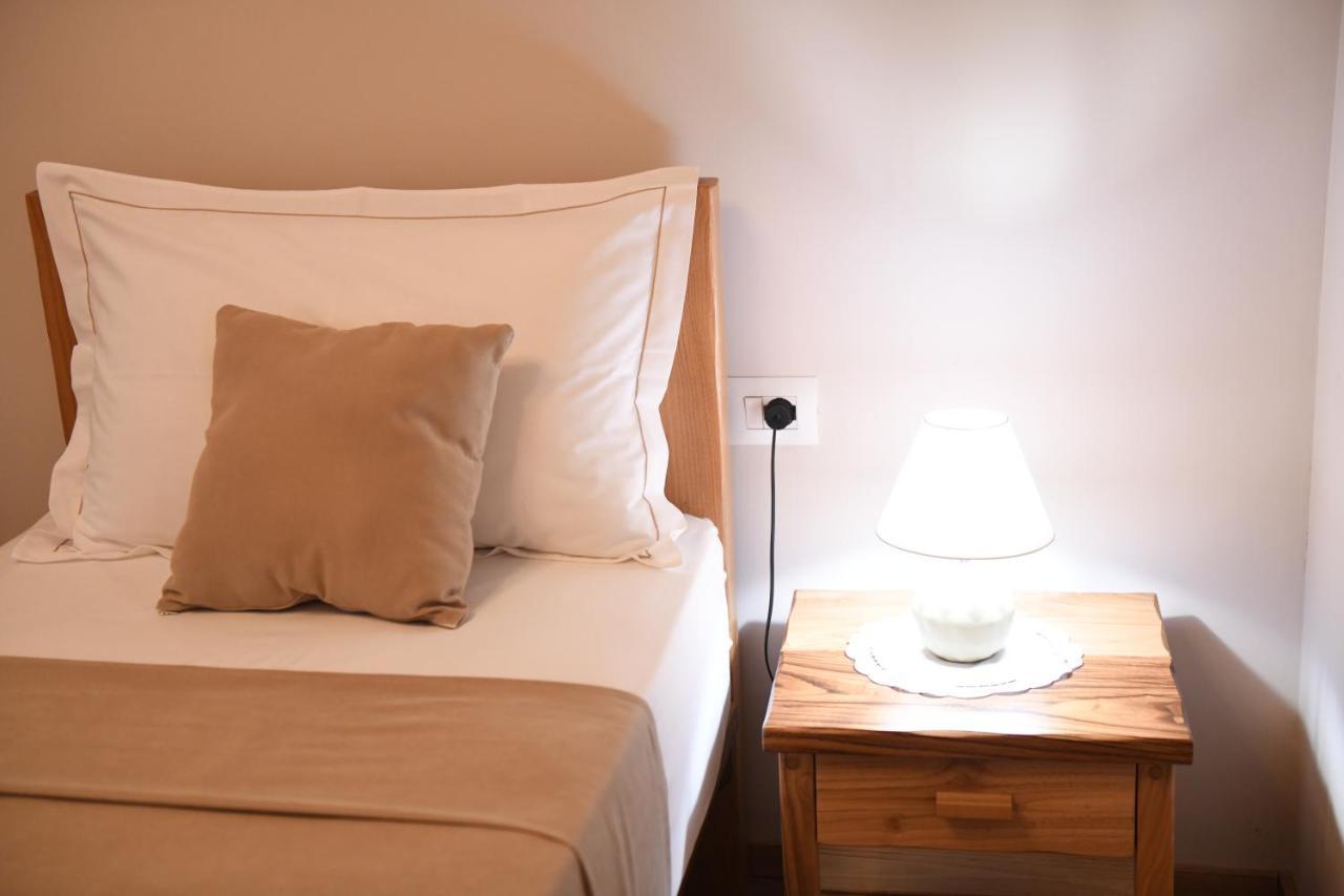 Guesthouse Leo Берат Екстер'єр фото