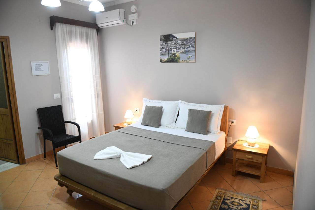 Guesthouse Leo Берат Екстер'єр фото